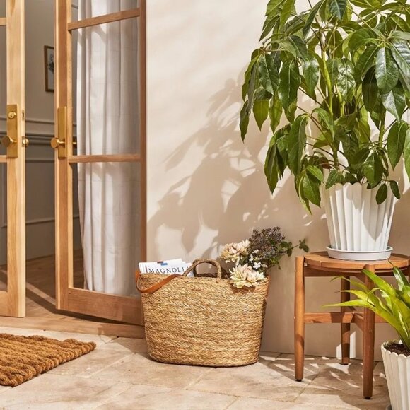 Scallop-Fluted Stoneware In/Outdoor Planter Pot Large - Hearth & Hand Magnolia - Picture 2 of 10